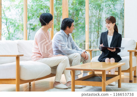 中年夫婦與顧問諮詢 116653738