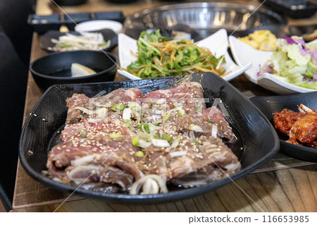 Korean bbq Marinated Grilled Beef Ribs 116653985