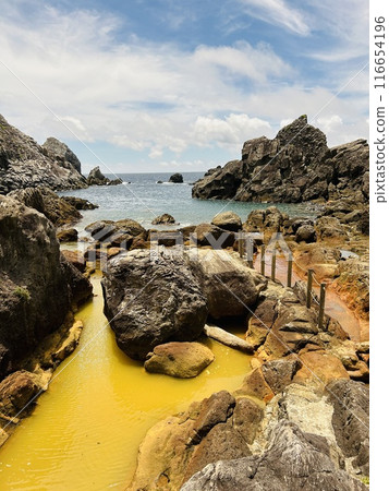 Shikinejima in Tokyo is a wild hot spring paradise. Jinata Onsen is a free mixed bathing open-air bath. You can wear a bathing suit, and it is a rare underwater hot spring in Japan that sinks in the s Shikinejima in Tokyo is a wild hot spring paradise. Jinata Onsen is a free mixed bathing open-air bath. You can wear a bathing suit, and it is a rare underwater hot spring in Japan that sinks in the s 116654196