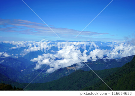 Floating Cloud in Himalayan Range of Silk Route Sikkim 116654633