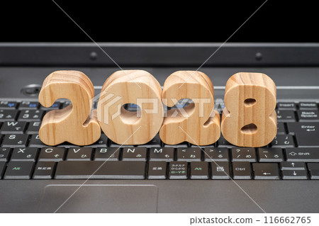 筆記型電腦上的 2028 個數字 116662765