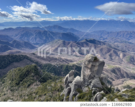 Midwinter view from the summit of Mount Mizugaki, one of Japan's 100 famous mountains 116662980