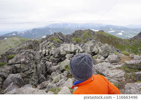 在山脈中 在山脈中 116663496