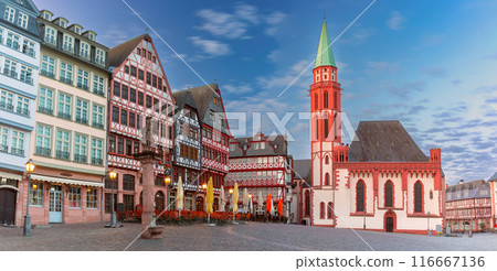 The old medieval shopping square Romerberg in Frankfurt on the Main in the summer. 116667136