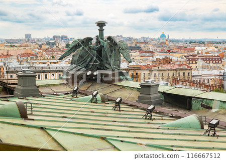 Cityscape from rooftops of St. Isaac's Cathedral in St.Petersburg, Russia. 116667512