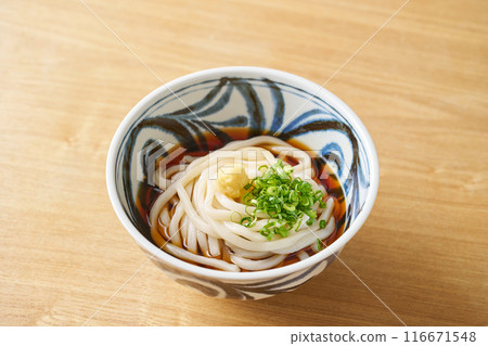 Chilled udon noodles with chilled noodles Chilled udon noodles with chilled noodles 116671548