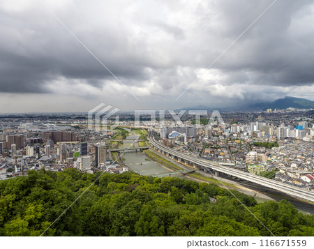 多雲的天空覆蓋的城市景觀 多雲的天空覆蓋的城市景觀 116671559
