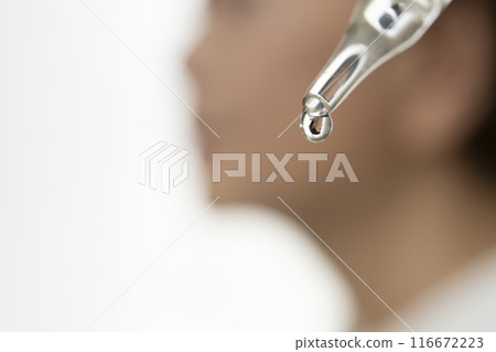 玻尿酸美容液女 116672223