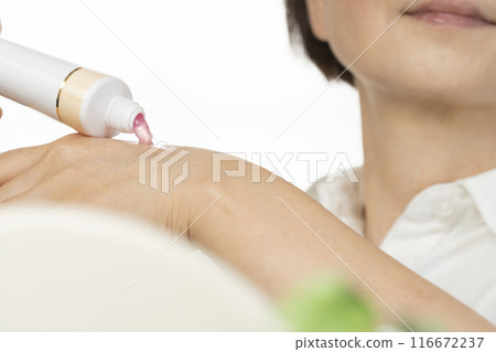 女性手部玻尿酸美容液 116672237