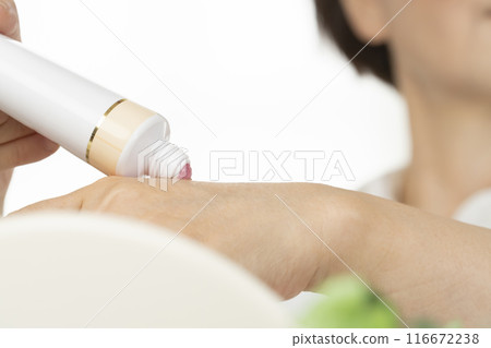 女性手部玻尿酸美容液 116672238