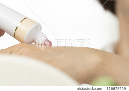 女性手部玻尿酸美容液 116672239