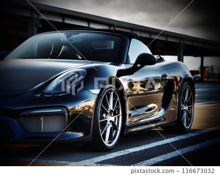 閃亮的黑色跑車 116673032