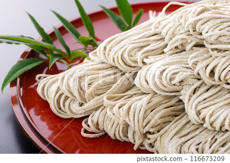 新鮮出爐的手工蕎麥麵 新鮮出爐的手工蕎麥麵 116673209