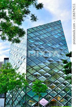 東京南青山的奢侈品牌店Prada青山店風景 116674211