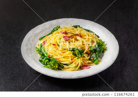 在戶外聚會上做的意大利面 116674261