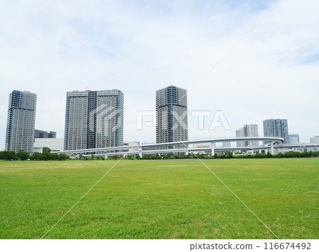 從東京臨海防災公園看到的東京風景| 116674492