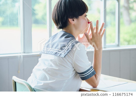 學校女生學習 116675174