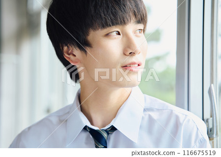 微笑的高中男孩 116675519