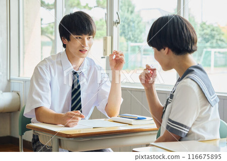 High school students studying 116675895