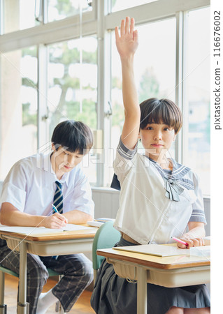 High school students studying 116676002