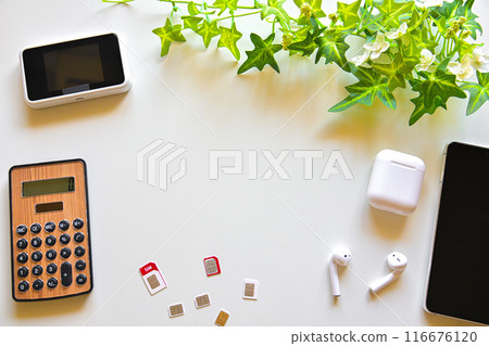 Smartphone contracts and fees Smartphone contracts and fees 116676120