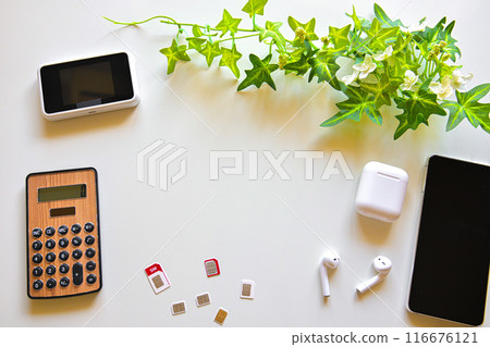 Smartphone contracts and fees 116676121