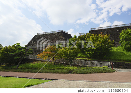 Maizuru Castle Park in Kofu, Yamanashi Prefecture in summer 116680504
