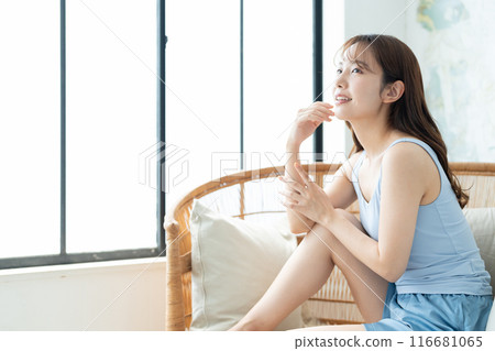 Young women body care beauty image 116681065