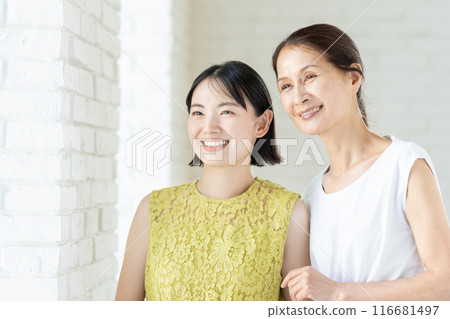 Portrait of a senior woman and her daughter Portrait of a senior woman and her daughter 116681497