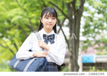 有書包的學校女孩 116681595