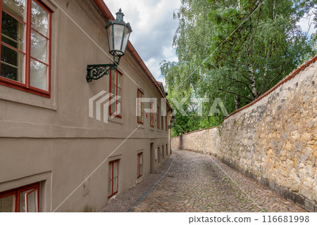 Narrow cobblestone streets and old houses in the Novy Svet quarter of the Hradcany historical district in Prague, Czech Republic 116681998