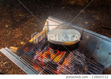 在戶外用餐具包煮飯 116683112