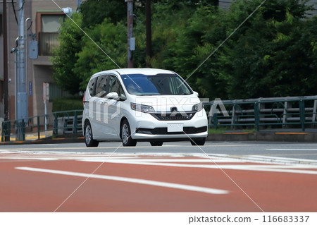 minivan in motion minivan in motion 116683337