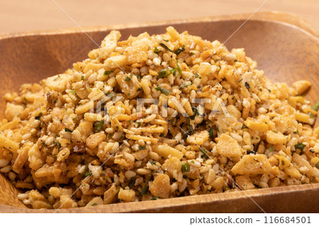 撒上大蒜 116684501