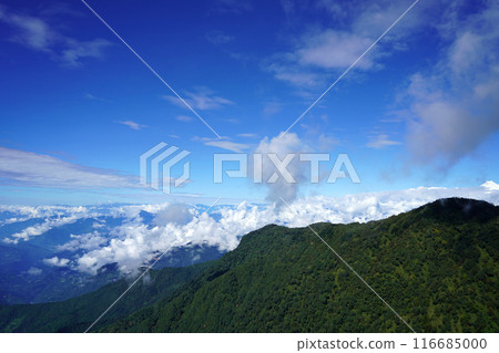 Mountain and the Blue Sky Background 116685000
