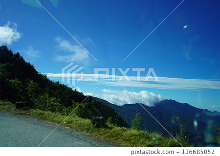 Silk Route of Sikkim with Sunny Weather 116685052
