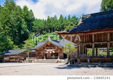 〈島根郡>熊野大社正殿與女巫 〈島根郡>熊野大社正殿與女巫 116685241