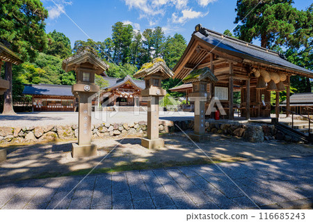 <島根縣> 熊野大社 瑞神門旁的燈籠 116685243