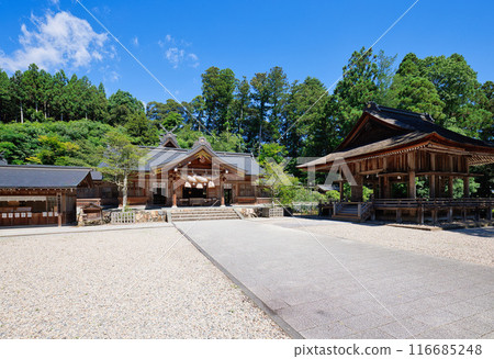 〈島根郡>熊野大社正殿與女巫 116685248