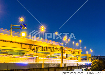 高速公路的黃昏影像 116685279