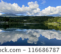 Summer blue sky and white clouds reflected on Lake Tateshina 116686787