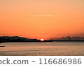 竹島的日出，天空染成茜紅色 116686986