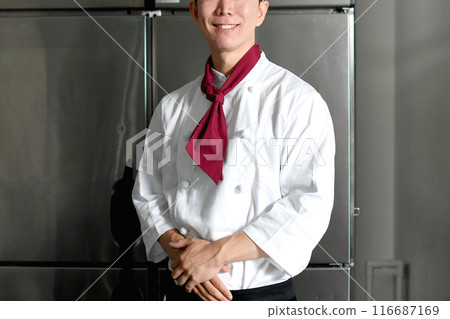 Asian man in the food service industry working in the kitchen 116687169
