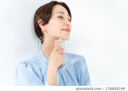 Middle woman beauty Middle woman beauty 116688146