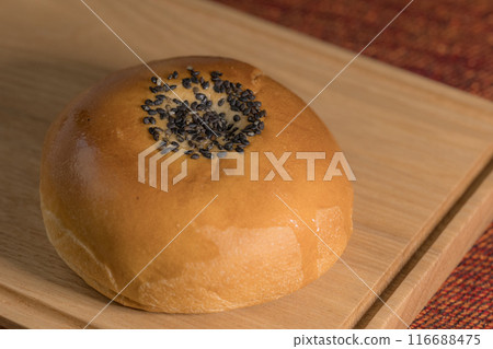 Close-up photo of anpan (sweet bean paste bun) 116688475