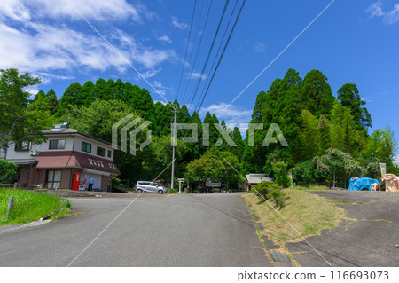 Shop and parking lot, walking trail scenery, Gorogataki waterfall, tourist spot, 50m high waterfall (Yamato Town) Shop and parking lot, walking trail scenery, Gorogataki waterfall, tourist spot, 50m high waterfall (Yamato Town) 116693073