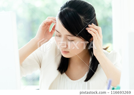 My headache business woman 116693269