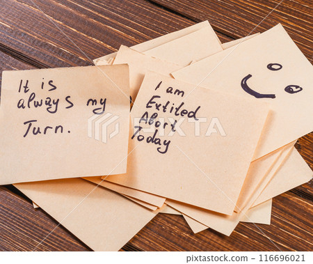 Positive messages on a desk Photo Positive messages on a desk Photo 116696021