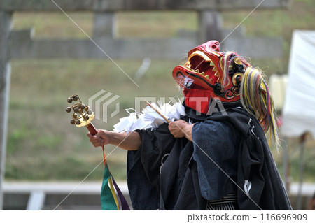Lion Dance Kobe City Intangible Cultural Heritage Kagura Lion of Minamisooo 116696909