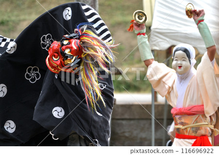 Lion Dance Kobe City Intangible Cultural Heritage Kagura Lion of Minamisooo 116696922
